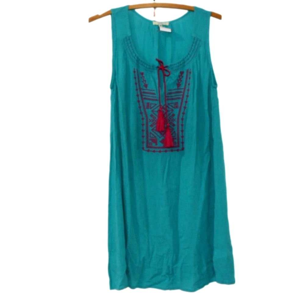 💙 Kori Embroidered Dress Size M